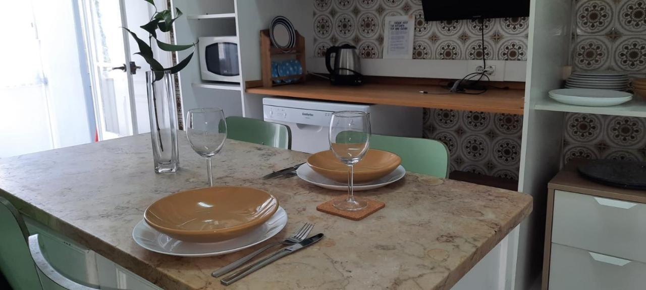 Sunny Terrace Apt, Close To Downtown! 2 Bedroom Flat Lisboa Exterior foto